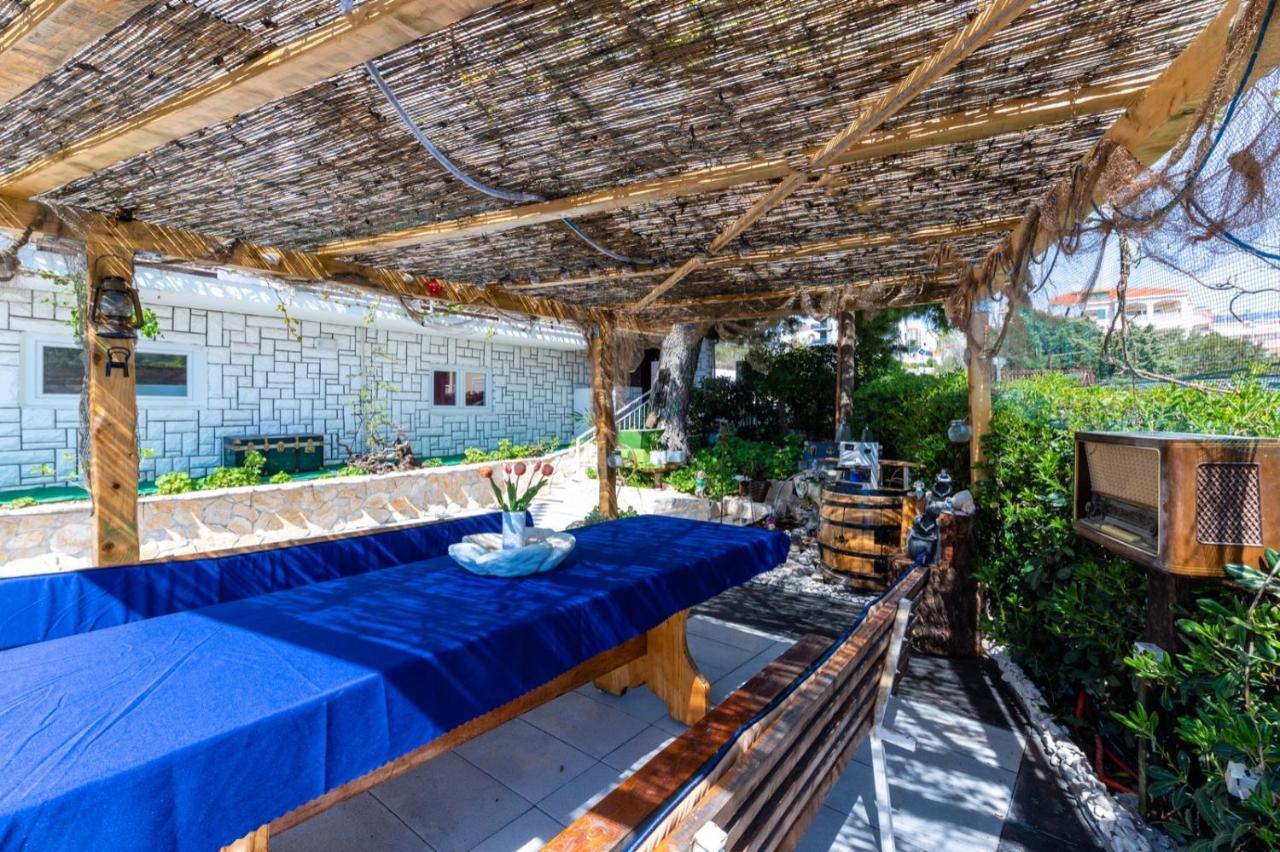 Apartments Lucija Trogir Eksteriør bilde